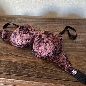 Victoria’s Secret pink bra